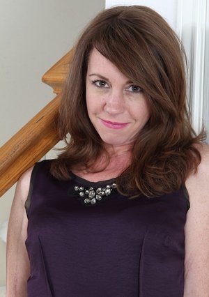 18 year old girl Amber nudes the cum from her bf's cock after they screw